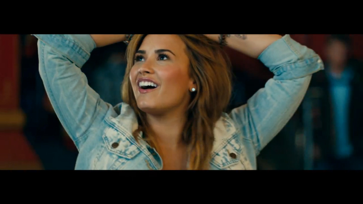 Demi Lovato - Made in the USA смотреть онлайн