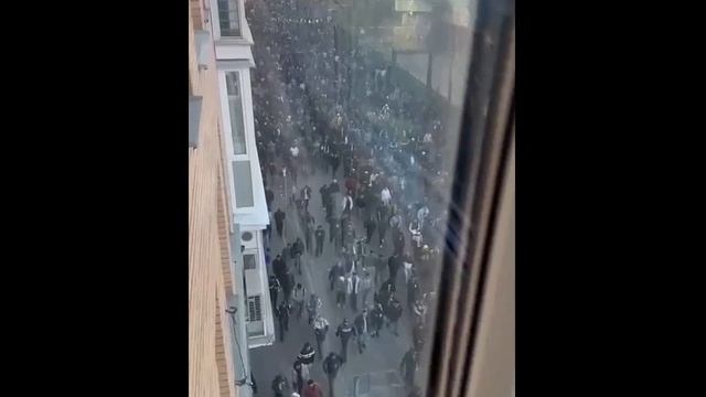23.04.23 Александра, Александра Этот город наш с тобою Стали мы его судьбою,ты вглядись в его лицо смотреть онлайн