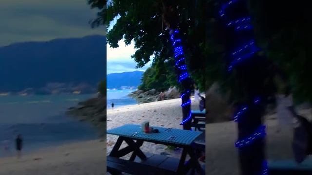 Таиланд. Бар на пляже Три Транг. смотреть онлайн