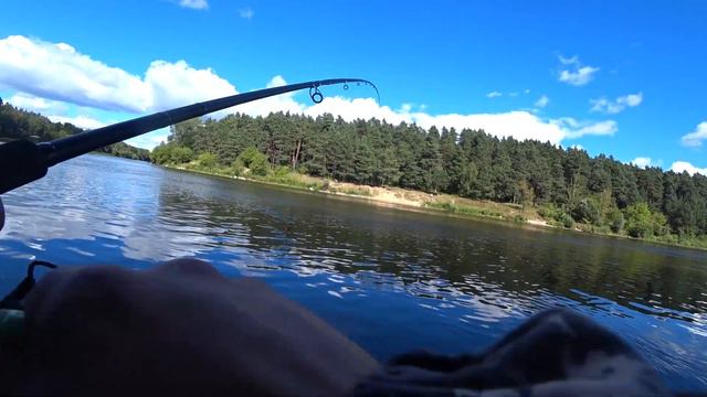 НА РЫБАЛКУ С ВАСЕЙ РОГОВЫМ!||ПЕРВЫЙ ДЕНЬ ОСЕНИ||РЫБАЛКА НА ФИДЕР смотреть онлайн