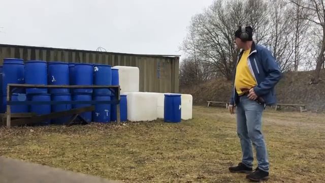 Shooting my Colt Navy 1851 .36" (Pietta) смотреть онлайн