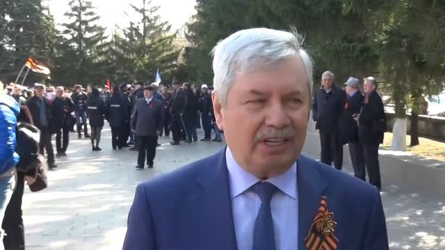 Владимир Мякуш принял участие в возложении венков и цветов к Вечному огню смотреть онлайн