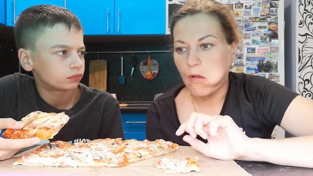 МУКБАНГ ОЧЕНЬ ВКУСНАЯ ПИЦЦА/ЗАКАЗАЛИ ПИЦЦУ в НОВОЙ ДОСТАВКЕ/MUKANG VERY TASTY PIZZA/ORDER PIZZA DEL смотреть онлайн
