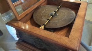 КАК ЗВУЧИТ МУЗЫКАЛЬНАЯ ШКАТУЛКА? Старинный инструмент Чистый звук