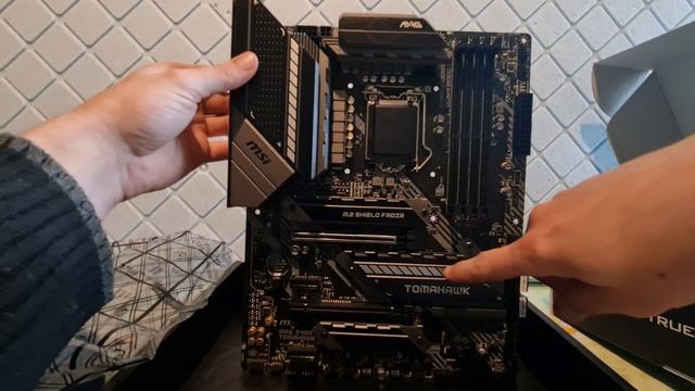 i9 10850k MSI Z490 TOMAHAWK UNBOXINGS смотреть онлайн