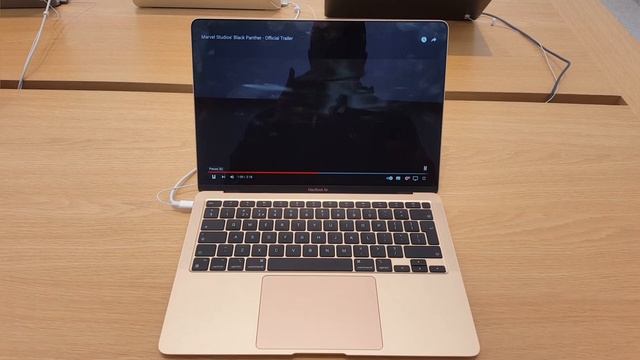 Apple Mac Book Air 13.6