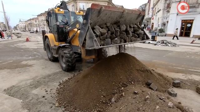 На Большой Морской начали восстанавливать историческое покрытие смотреть онлайн