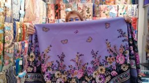 Возьмёмся за руки, друзья. Павловопосадские платки в Минске. Алёна