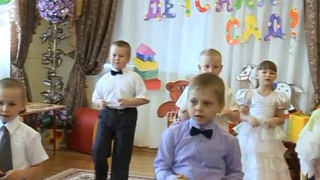 8 Марта Танец Л. Вайкуле "Что манит птицу..." (под. гр) детский сад 15 "Светлячок" Коломна смотреть онлайн