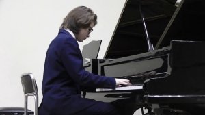 Бах. Трёхголосная инвенция до минор исп Камиль Табаев