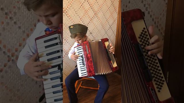 "На безымянной высоте" из к/ф "Батальоны просят огня" исп. Ипатьев Лев, 10 лет, ДМШ г. Черемхово смотреть онлайн