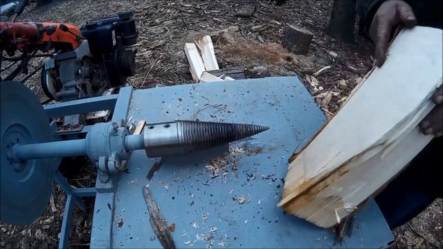 Винтовой дровокол "Морковка", проще простого! Screw log splitter "Carrot", it is that easy! смотреть онлайн