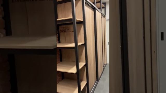 Окончательный вид шкафа купе в стиле loft который я сделал по заказу смотреть онлайн