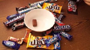 Распаковка подарочной коробки со сладостями m&m's twix snickers mars milky way