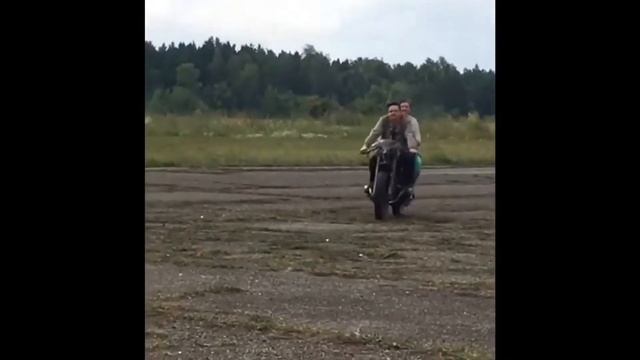 Мотоцикл Урал Коллекционный Кафе Рейсер смотреть онлайн