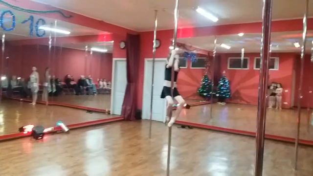 POLE dance дети. Велнес студия Дарьи Беловой смотреть онлайн