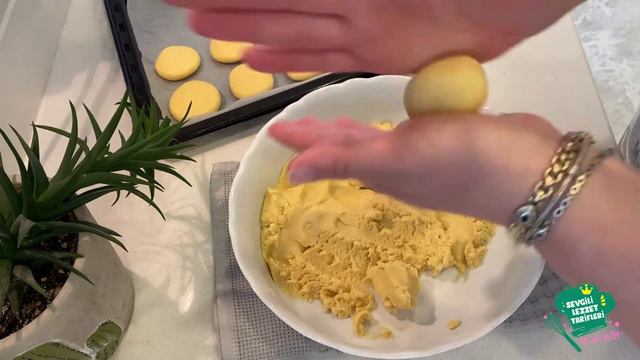 5 Dakikada Fırına Verebileceğiniz🎯ŞEKERPARE TARİFİ✔️Tam Kıvamında Şekerpare Nasıl Yapılır? смотреть онлайн