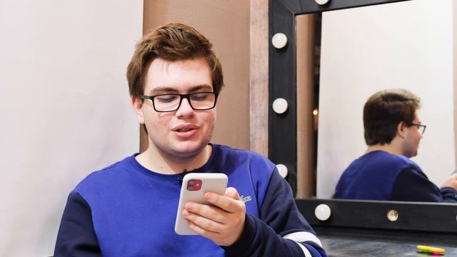 АВИТО ПРАНК - НАШЕЛ АЙФОН 11 - переписка с мошенником АВИТО - аферисты в сетях смотреть онлайн