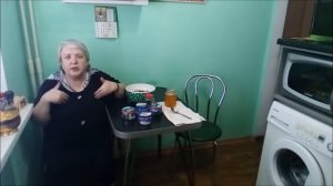 Мед с грецком орехом.