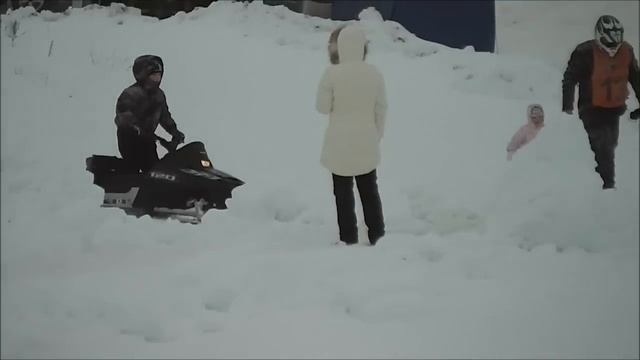 Детский снегоход Polaris, kids snowmobile Polaris смотреть онлайн