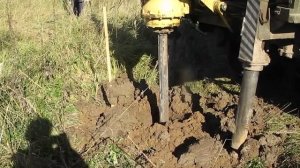 Бурение скважины под бетонную опору ЛЭП 0,4 кВ