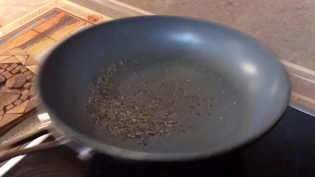 Стейк из кабана. Жарим стейки на сковороде из дикого кабана. смотреть онлайн