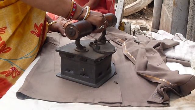 Утюг в Дели. Iron in Dehli смотреть онлайн