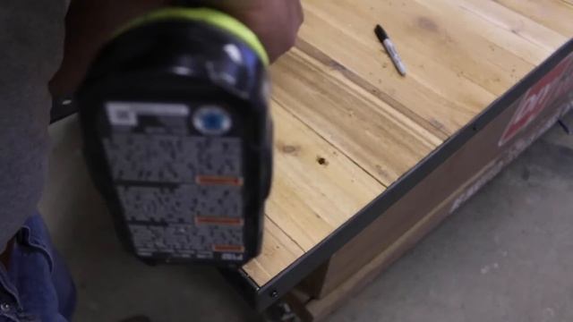 How to Make a Sliding Barn Door смотреть онлайн