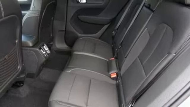 2020 Volvo XC40 T5 Momentum in Waukesha, WI 53186 смотреть онлайн