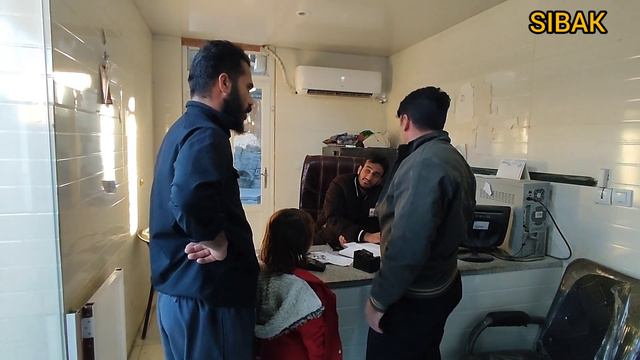 Majid and the engineer go to help a nomadic family смотреть онлайн