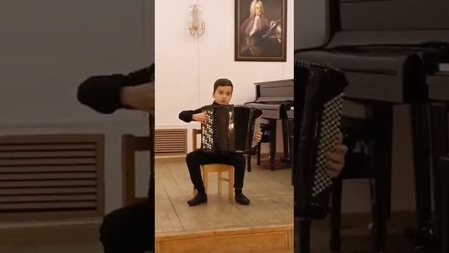 Играет Карим ГАЙНУЛЛИН .Л.Лавров Татарская плясовая. смотреть онлайн