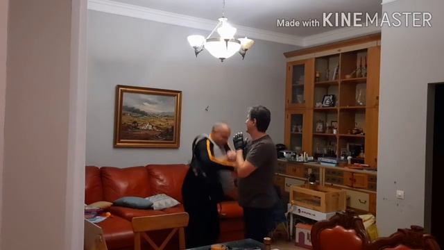 Самозащита без оружия для всех любой возраст.Боевое искусситво ЦЗЫ ЖАНЬ ЛИ смотреть онлайн