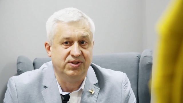 ПОЧЕМУ ЛИДЕРЫ С МИРОВЫМИ ИМЕНАМИ ВЫБИРАЮТ APL? смотреть онлайн
