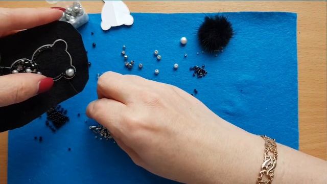 Брошь Зайка, символ предстоящего Нового года 2023?Bunny brooch, symbol of the upcoming New Year 202 смотреть онлайн