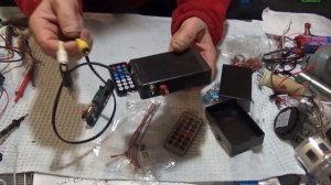 Как подключить ФЛЭШКУ и карту памяти к старому МУЗЫКАЛЬНОМУ центру без его разборки.