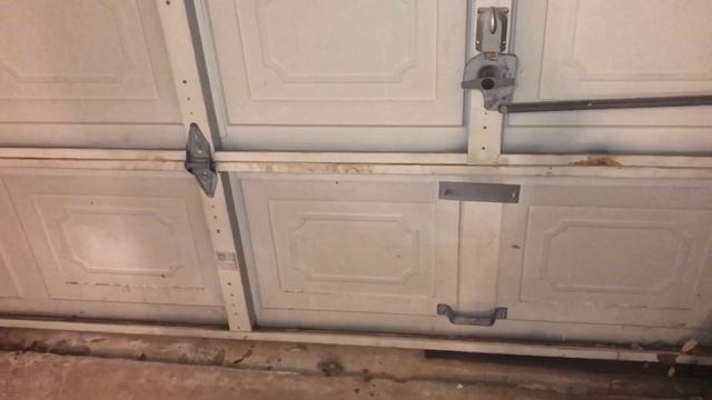 GENIE Garage Door Humming, Won't Open / Close - Fixed смотреть онлайн
