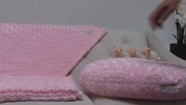 Premium Dog Beds and Blankets - Rose Petal Cuddle Fabric by Peluche Plush смотреть онлайн