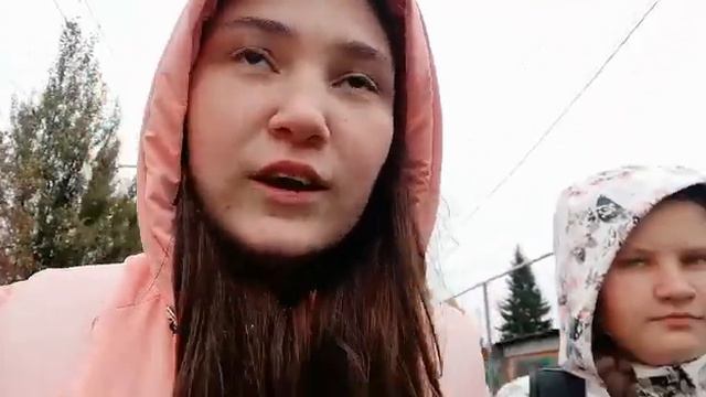 Неделя влогов:2 день/ иду в школу, в школе, идём домой под дождём, котёнок смотреть онлайн