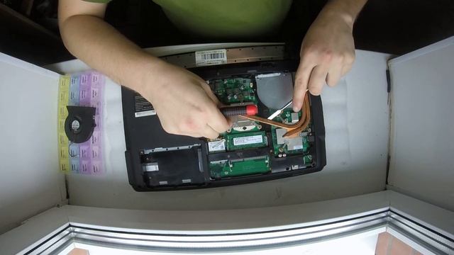 Ноутбук DNS MT50IN1 Разборка Замена термопасты смотреть онлайн