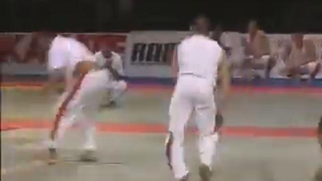 Martial Arts Capoeira Tricks смотреть онлайн