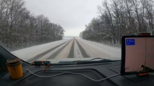 ДАЛЬНОБОЙ НА ГАЗОНЕ. ЧУТЬ НЕ ОБОКРАЛИ НА М10. ПРОБИРАЮСЬ ДОМОЙ.