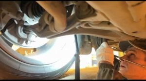 Скрип при повороте руля