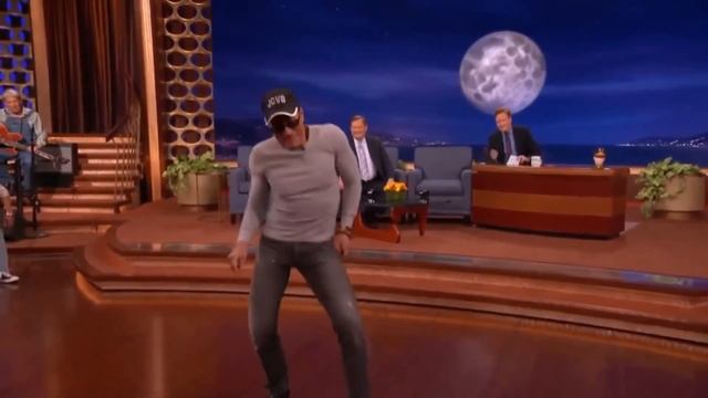 джим кери танцует