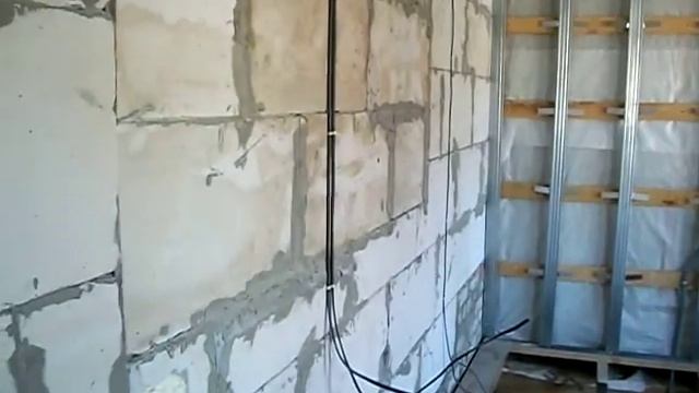 Пример качественного Электромонтажа в Металорукаве по деревянным конструкциям смотреть онлайн