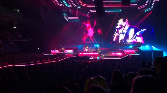 MUSE - Plug In Baby - Live Berlin - Mercedes Benz Arena смотреть онлайн