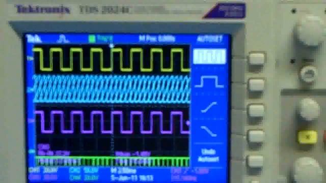 Tektronix TDS2024C 200 MHz 4 Channel Digital Storage Oscilloscope 2