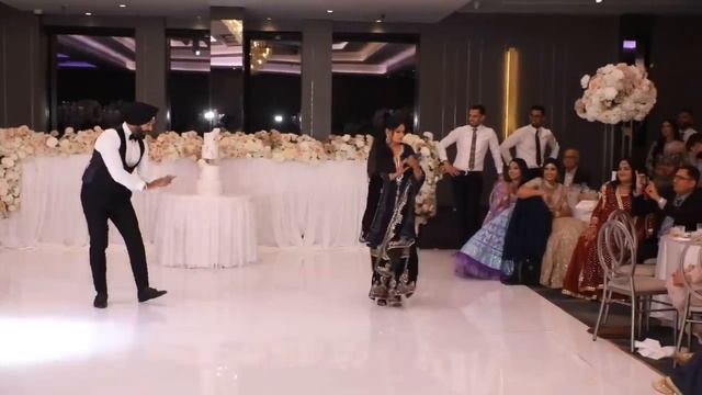 PUNJABI WEDDING RECEPTION DANCE PERFORMANCE | EKJOT & SATPREET | SYDNEY, AUSTRALIA смотреть онлайн