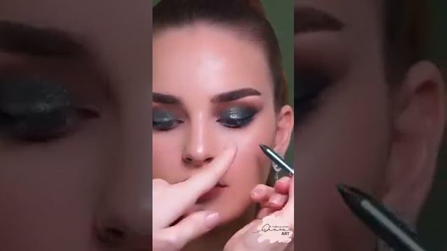 Безумно красивый макияж с зелеными тенями смотреть онлайн