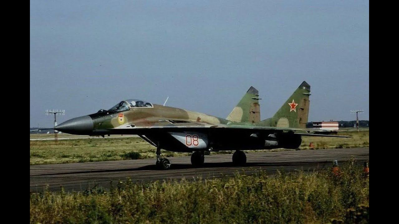 МиГ-29 на защите аэродрома смотреть онлайн