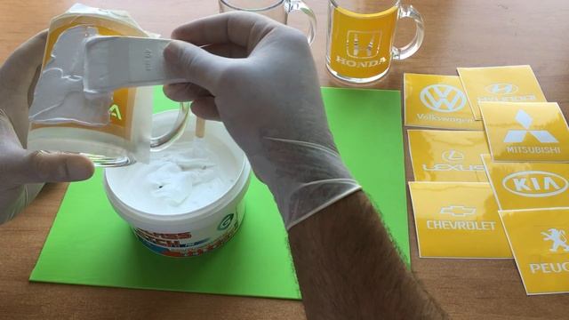 Рисунок, логотип на стеклянной кружке своими руками. Матирование стекла пастой GLASSETCH PRO смотреть онлайн